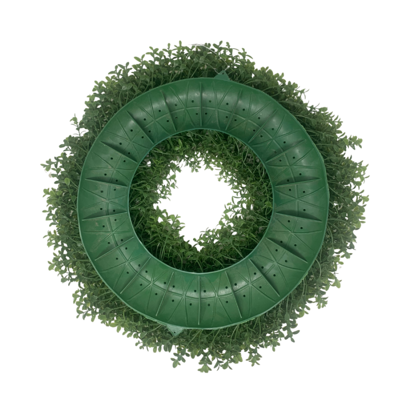 18" European Boxwood Wreath