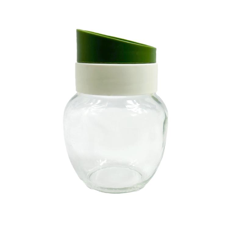 Qlux 12.5 oz Spice Shaker-Green