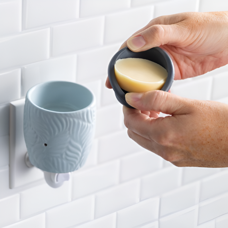 Flip Dish Pluggable Warmer - Arch Deco